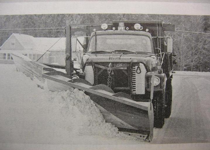 http://www.badgoat.net/Old Snow Plow Equipment/Truck Collections/Town of Springfield Trucks/Town of Springfield/GW718H513-21.jpg